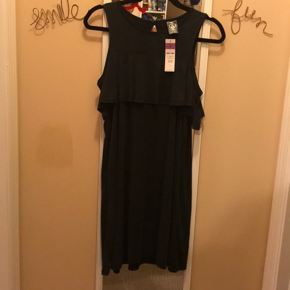 BNWT Agnes & Dora Cold Shoulder Tunic